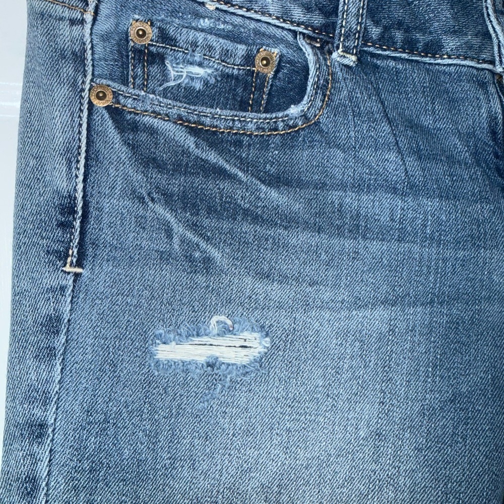 ✨ American Eagle Artist Bootcut Jeans Size 4 Raw Hem Distressed ✨ - Picture 8 of 15